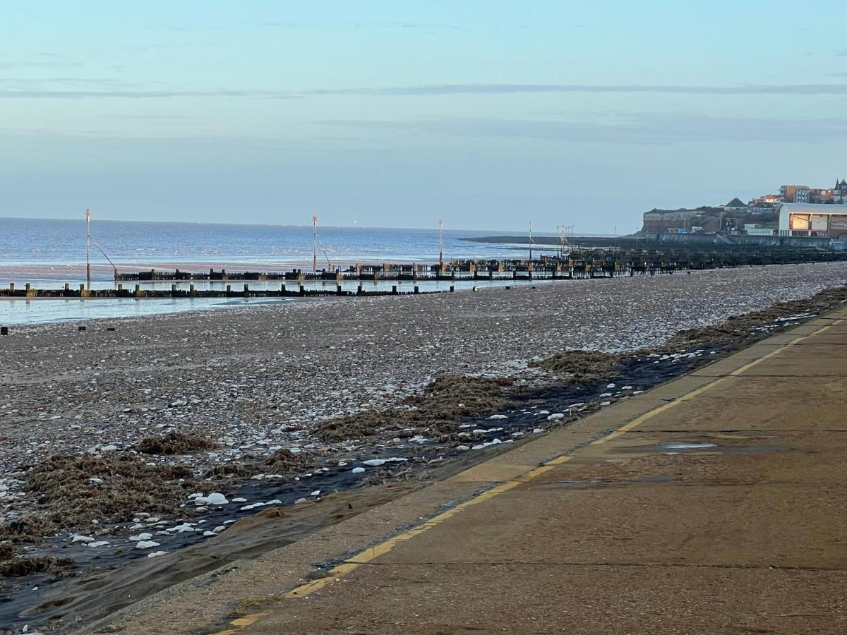 Gone To The Beach Flat 1 Hunstanton Exteriör bild