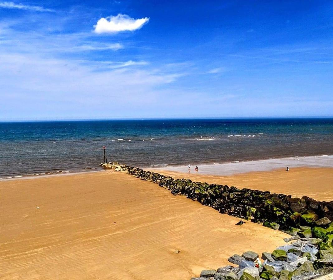 Gone To The Beach Flat 1 Hunstanton Exteriör bild